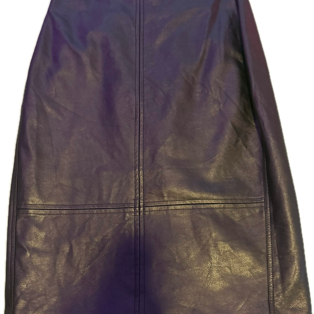 Elegant Black Leather Skirt